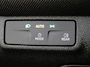 Volkswagen T-Roc 1.5 eTSI Life | Achteruitrijcamera | Adaptieve cruise control | Dodehoekdetectie | Stoel- en stuurwielverwarming | Navigatie | 3-zone airco | Carplay |