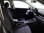 Volkswagen T-Roc 1.5 eTSI Life | Achteruitrijcamera | Adaptieve cruise control | Dodehoekdetectie | Stoel- en stuurwielverwarming | Navigatie | 3-zone airco | Carplay |
