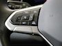 Volkswagen T-Roc 1.5 eTSI Life | Achteruitrijcamera | Adaptieve cruise control | Dodehoekdetectie | Stoel- en stuurwielverwarming | Navigatie | 3-zone airco | Carplay |
