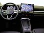 Volkswagen T-Roc 1.5 eTSI Life | Achteruitrijcamera | Adaptieve cruise control | Dodehoekdetectie | Stoel- en stuurwielverwarming | Navigatie | 3-zone airco | Carplay |