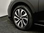 Volkswagen Golf 1.0 eTSI Active | Panoramadak | Trekhaak | Navigatie | Stoelverwarming |