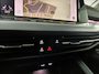 Volkswagen Golf 1.0 eTSI Active | Panoramadak | Trekhaak | Navigatie | Stoelverwarming |