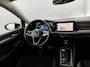 Volkswagen Golf 1.0 eTSI Active | Panoramadak | Trekhaak | Navigatie | Stoelverwarming |