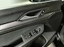 Volkswagen Golf 1.0 eTSI Active | Panoramadak | Trekhaak | Navigatie | Stoelverwarming |