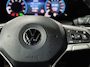 Volkswagen Golf 1.0 eTSI Active | Panoramadak | Trekhaak | Navigatie | Stoelverwarming |