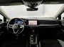 Volkswagen Golf 1.0 eTSI Active | Panoramadak | Trekhaak | Navigatie | Stoelverwarming |