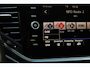 Volkswagen T-Roc 1.5 TSI 150pk DSG Sport Business R | Navigatie | Trekhaak | Stoelverwarming