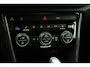Volkswagen T-Roc 1.5 TSI 150pk DSG Sport Business R | Navigatie | Trekhaak | Stoelverwarming