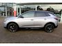 Opel Grandland 1.2-130pk Turbo GS-Line. Zeer nette, sportieve en luxe hoogzitter, slechts 43.000km ! Autm. airco dual, camera, half leder, navigatie, telefoonvoorb, Apple carplay/Android auto, lane- en side assist, cruise control, metallic lak, LM wielen etc.