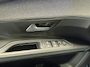 Peugeot 3008 1.2 PURETECH ALLURE PACK BUSINESS NAVIGATIE CRUISE CONTROL APPLE CARPLAY/ANDROID DODEHOEKSENSOREN RIJSTROOKSENSOREN ACHTERUITRIJCAMERA KEYLESS GO ZEER MOOI !!
