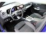 Mercedes-Benz GLB 180 AMG 7 Persoons Facelift | Pano | Trekhaak | Multibeam LED | Keyless | Stoelverwarming | Spectraalblauw