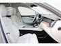 Volvo XC60 2.0 T5 AWD Inscription | 100% Henk Scholten Onderhouden | Actieve Luchtvering met FOUR-C | Gelaagde Zijruiten | Head-up Display | Stoelventilatie | Elektrisch Verstelbare Stoelen Met Geheugen | Nappa Lederen Bekleding | Panoramisch Schuif-/Kanteldak | Bowers & Wilkins Audio | 4-Zone Climate Control | Stoelverwarming Voor- en Achter | Stuurverwarming | BLIS | Adaptieve LED-koplampen met Bochtverlichting | Luminous Sand metallic | Adaptieve Cruise Control Met Pilot Assist | Apple Carplay | Android Auto | Leder Dashboard | 360 Graden Camera | Keyless | Elektrische Achterklep | Volvo Guard Alarm |