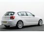 BMW 1-Serie 114i EDE High Executive 5-Deurs, Airco, Stoelverwarming, Elektrisch Pakket, Radio/CD, AUX, 17''