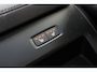 Volvo XC60 T6 Plug-in hybrid AWD Ultra Dark | Luchtvering | Panoramadak | Trekhaak | Verwarmbare voorstoelen, achterbank en stuurwiel | Head-up display | 360 graden camera | Premium audio by Harman Kardon |