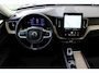 Volvo XC60 T6 Plug-in hybrid AWD Ultra Dark | Luchtvering | Panoramadak | Trekhaak | Verwarmbare voorstoelen, achterbank en stuurwiel | Head-up display | 360 graden camera | Premium audio by Harman Kardon |
