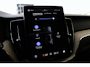 Volvo XC60 T6 Plug-in hybrid AWD Ultra Dark | Luchtvering | Panoramadak | Trekhaak | Verwarmbare voorstoelen, achterbank en stuurwiel | Head-up display | 360 graden camera | Premium audio by Harman Kardon |