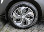 Hyundai Kona 1.6 GDI HEV Comfort | Trekhaak | Camera | 16" LM | Cruise adapt. | Navi | Apple Carplay/Android Auto | Clima | All seasons |