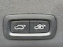 Volvo XC40 2.0 B4 Plus Black Edition | Trekhaak | Panoramadak | Stoel + Stuur Verwarming | 360 Camera | Harman Kardon |