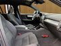 Volvo XC40 2.0 B4 Plus Black Edition | Trekhaak | Panoramadak | Stoel + Stuur Verwarming | 360 Camera | Harman Kardon |