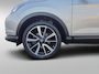 Nissan Qashqai 1.6 Tekna / Trekhaak / 1500KG Trekgewicht Panoramadak / Cruise control / Achteruitrijcamera / stoelverwarming voor