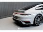 Porsche 992 911 3.8 Turbo S (2023, NL) 33.375km, lift vooras, natuurleder (930-stijl), sportuitlaat, schuifdak