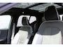 Volvo XC40 1.5 T5 Recharge R-Design Expression | Afwijkende dakkleur | Alarm klasse 1(startblokkering) | Centrale deurvergrendeling met afstandsbediening | Cruise control | dodehoekdetectie met correctie (Bliss) | Kunstlederen/alcantara bekleding | Navigatiesysteem full map + hard disk | Start/stop systeem | Elektrisch glazen schuif-/kanteldak | Rondomzicht camera | Elektrisch verstelbare stoel(en) met geheugen