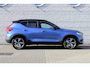Volvo XC40 1.5 T5 Recharge R-Design Expression | Afwijkende dakkleur | Alarm klasse 1(startblokkering) | Centrale deurvergrendeling met afstandsbediening | Cruise control | dodehoekdetectie met correctie (Bliss) | Kunstlederen/alcantara bekleding | Navigatiesysteem full map + hard disk | Start/stop systeem | Elektrisch glazen schuif-/kanteldak | Rondomzicht camera | Elektrisch verstelbare stoel(en) met geheugen