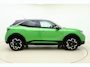 Opel Mokka-e Ultimate 50-kWh 11kw bl. | Navigatie | Stoel & Stuurverwarming | Keyless | Camera | Alcantara bekleding | Climate control | Zwart dak