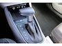 Hyundai i20 1.0 T-GDI Premium Automaat | Trekhaak | 17'' velgen | Parkeersensoren | Climate controle | Cruise control | Draadloos laden | Keyless entry | Privacy glass