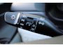Hyundai i20 1.0 T-GDI Premium Automaat | Trekhaak | 17'' velgen | Parkeersensoren | Climate controle | Cruise control | Draadloos laden | Keyless entry | Privacy glass