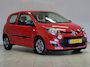 Renault Twingo 1.2 16V Authentique/ D-Riem verv: 211.000 KM!/ Stuurbekr./ Cruise/ C.V. Afstand/ Elek. Ramen/ Isofix/ Radio-CD AUX/ Getint glas/ Dakspoiler.