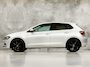 Volkswagen Polo 1.0 TSI Sportline Automaat (APPLE CARPLAY, GROOT NAVI, CLIMATE, STOELVERWARMING, SPORTSTOELEN, GETINT GLAS, LM VELGEN, ADAPTIVE CRUISE, NIEUWSTAAT)