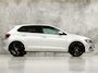 Volkswagen Polo 1.0 TSI Sportline Automaat (APPLE CARPLAY, GROOT NAVI, CLIMATE, STOELVERWARMING, SPORTSTOELEN, GETINT GLAS, LM VELGEN, ADAPTIVE CRUISE, NIEUWSTAAT)