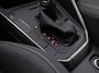 Volkswagen Polo 1.0 TSI Sportline Automaat (APPLE CARPLAY, GROOT NAVI, CLIMATE, STOELVERWARMING, SPORTSTOELEN, GETINT GLAS, LM VELGEN, ADAPTIVE CRUISE, NIEUWSTAAT)