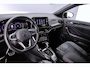 Volkswagen T-Roc R-Line 1.5 TSI 150pk DSG Automaat Panoramadak, Adaptive cruise control, Black Style, Elektrische achterklep, Achteruitrijcamera, LED koplampen