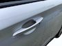 Hyundai Kona Electric EV Comfort 64 kWh | Warmtepomp | 100% SOH | Adaptive cruise control | Apple Carplay & Android Auto | Achteruitrijcamera | Parkeersensoren achter | Keyless entry | DAB radio |