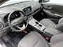 Hyundai Kona Electric EV Comfort 64 kWh | Warmtepomp | 100% SOH | Adaptive cruise control | Apple Carplay & Android Auto | Achteruitrijcamera | Parkeersensoren achter | Keyless entry | DAB radio |