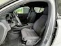 Volvo XC40 Single Motor Essential 69 kWh | Trekhaak Wegklapbaar | Camera | Apple CarPlay / Android Auto | Navigatie |