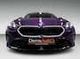BMW 1-Serie 120 M-SPORT NW-PRIJS 67DEURO PANO/ICONIC-GRILL/MASSAGE+M-STOELEN,H-UP/H&K/CAMERA-NAV///
