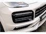 Porsche Cayenne Coupé E-Hybrid | SportDesign | BOSE | Luchtvering | 22 Inch | Sportstoelen (18-weg)