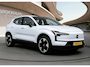 Volvo EX30 Single Motor Plus Europa 51 kWh | Stoel + Stuurverwarming | 18 inch LM Velgen | PDC + camera | Warmtepomp | Elektrisch verstelbare stoelen |