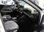 Peugeot e-2008 EV GT Avantage 54 kWh 156PK | AppleCarPlay/AndroidAuto | Climate Control | Adaptive Cruise Control | 360'Camera | FULL LED | Navigatie | LMV | Parkeersensoren | Privacy Glass | Isofix | Two-Tone | Sfeerverlichting |