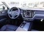 Volvo XC60 2.0 T6 Plug-in hybrid AWD Essential Edition Bright | SoH 94% | Trekhaak | Panoramadak | Leder | Camera