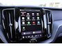 Volvo XC60 2.0 T6 Plug-in hybrid AWD Essential Edition Bright | SoH 94% | Trekhaak | Panoramadak | Leder | Camera