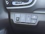 Kia Stonic 1.0 T-GDi MHEV DynamicPlusLine | Navigatie | Camera | All season banden | Climate control | CarPlay | Zwarte logo's |