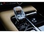 Volvo V90 T6 Plug-in hybrid AWD Ultimate Bright | SOH-waarde 95% | Trekhaak met semi elektrisch inklapbare kogel | Nappa Lederenbekleding | Stoelmassage | Longe Range | Dealeronderhouden | Parkeersensoren voor + achter | Google Infotainment | Stoelverwarming | Parkeercamera | Panoramadak |