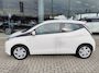 Toyota Aygo 1.0 VVT-i x-play | Airco | Toerenteller | Achteruitrijcamera