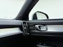 Volvo XC40 B3 177pk Plus Black Edition / Harman Kardon audio / Lighting / Elektrische stoelen met geheugen /