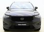 Volvo XC40 B3 177pk Plus Black Edition / Harman Kardon audio / Lighting / Elektrische stoelen met geheugen /