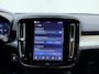 Volvo XC40 B3 177pk Plus Black Edition / Harman Kardon audio / Lighting / Elektrische stoelen met geheugen /